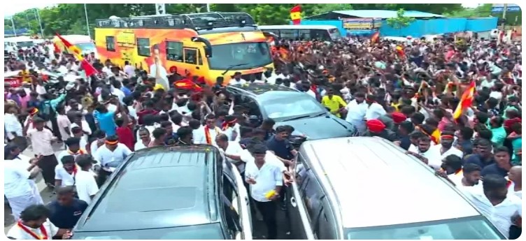 திருச்சி மரக்கடைக்கே வராத விஜய்! டைம் முடிந்ததே! இதற்க்கு மேல் பேசினால் வழக்குப் பதிவு?